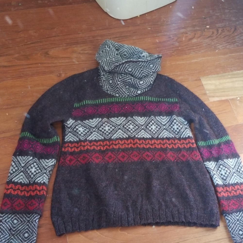 Indigenous alpaca turtleneck sweater NWOT